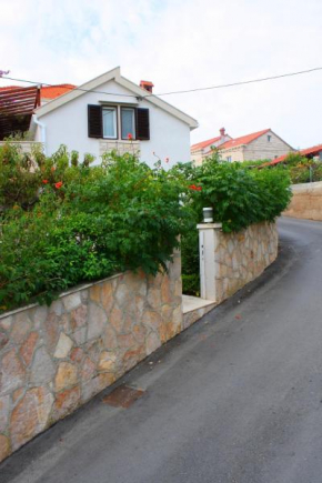 Apartments by the sea Sumartin, Brac - 14703